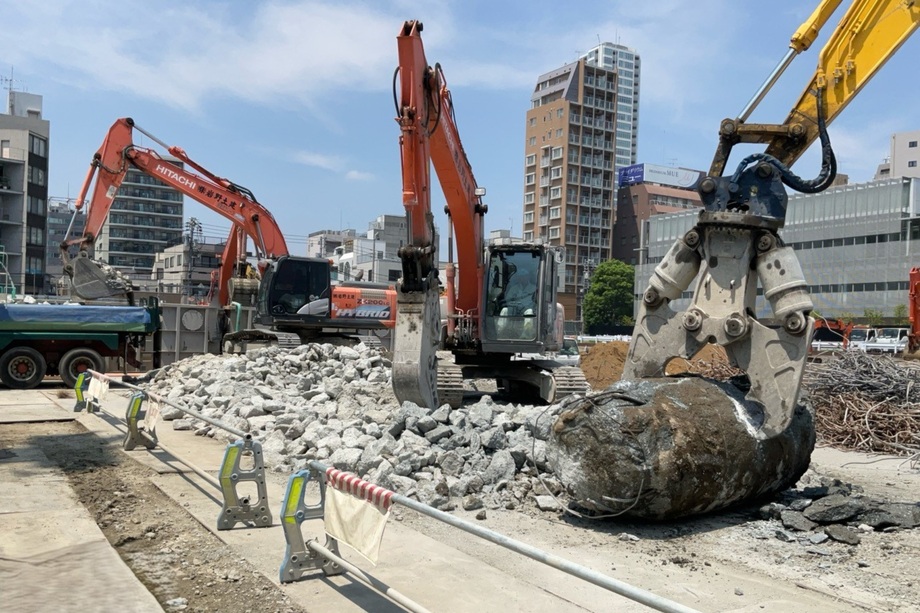 地中を更新し、都市の未来をつなぐ ～環４高輪地区基礎杭撤去工事～